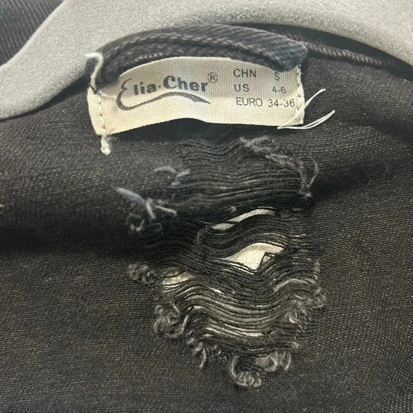 Black Distressed Jean Jacket l S - Picture 5 of 5